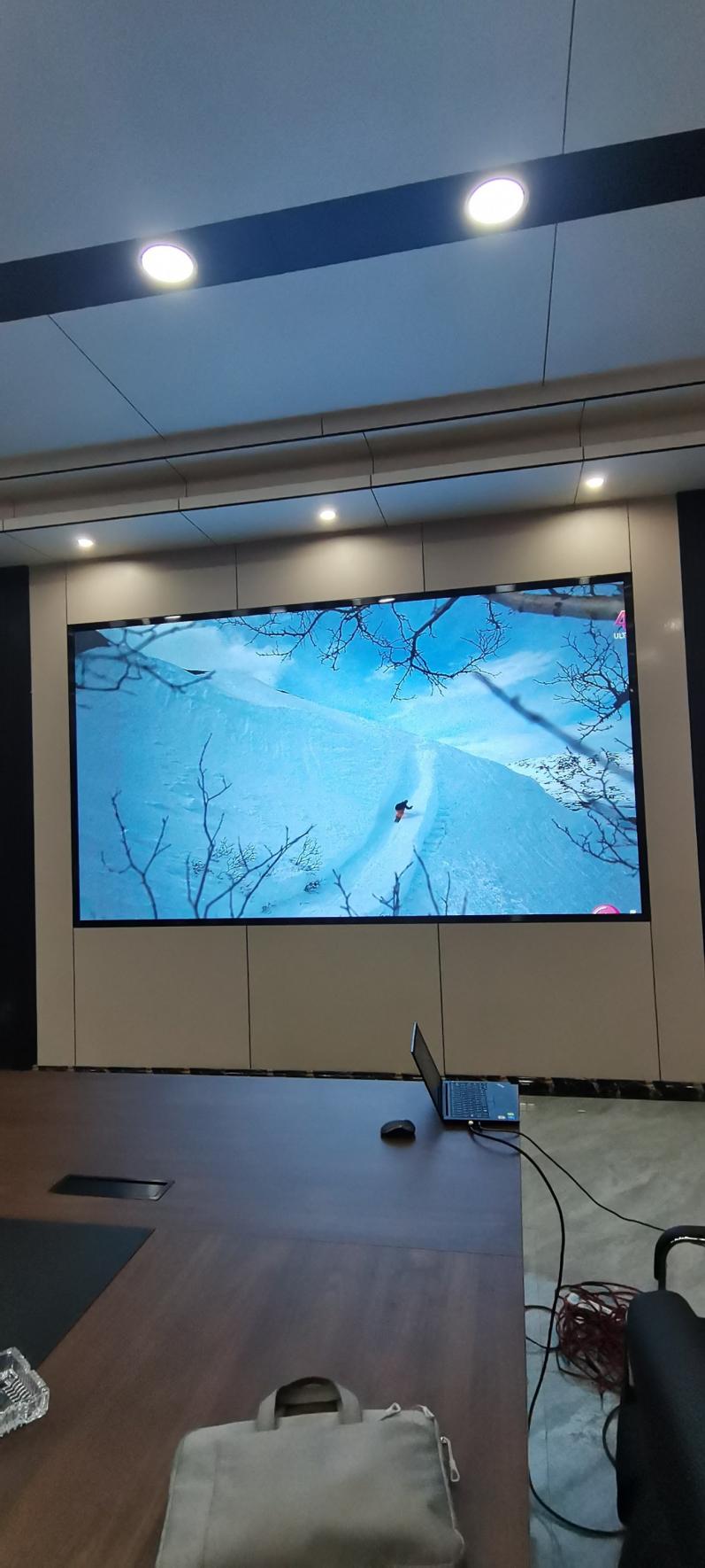荆门枝江市室内全彩P2.0安装完毕   尺寸：3.52x1.92m  像素点：1760x960